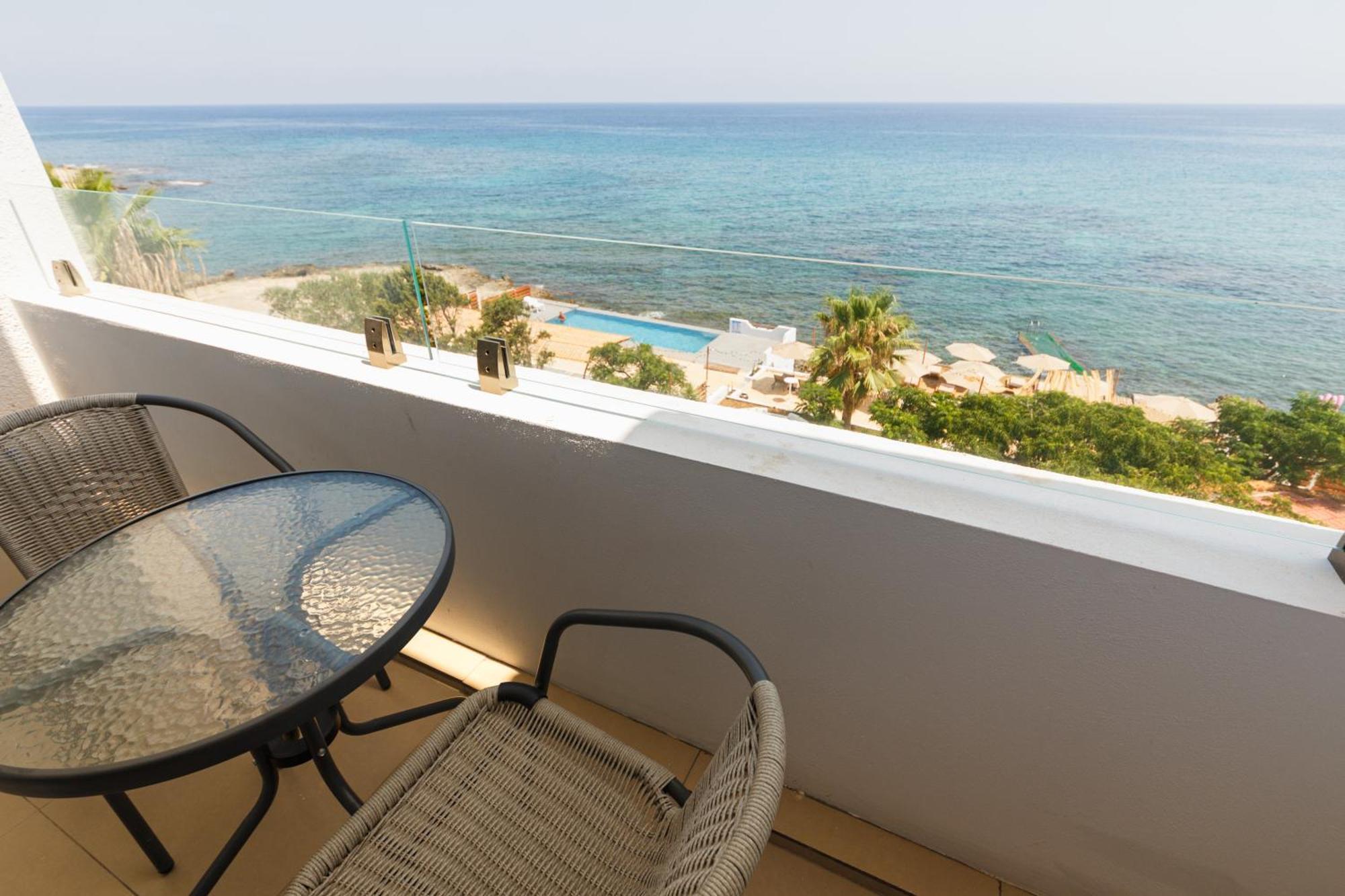 Azure Bay Hotel Ayvaryara Kültér fotó