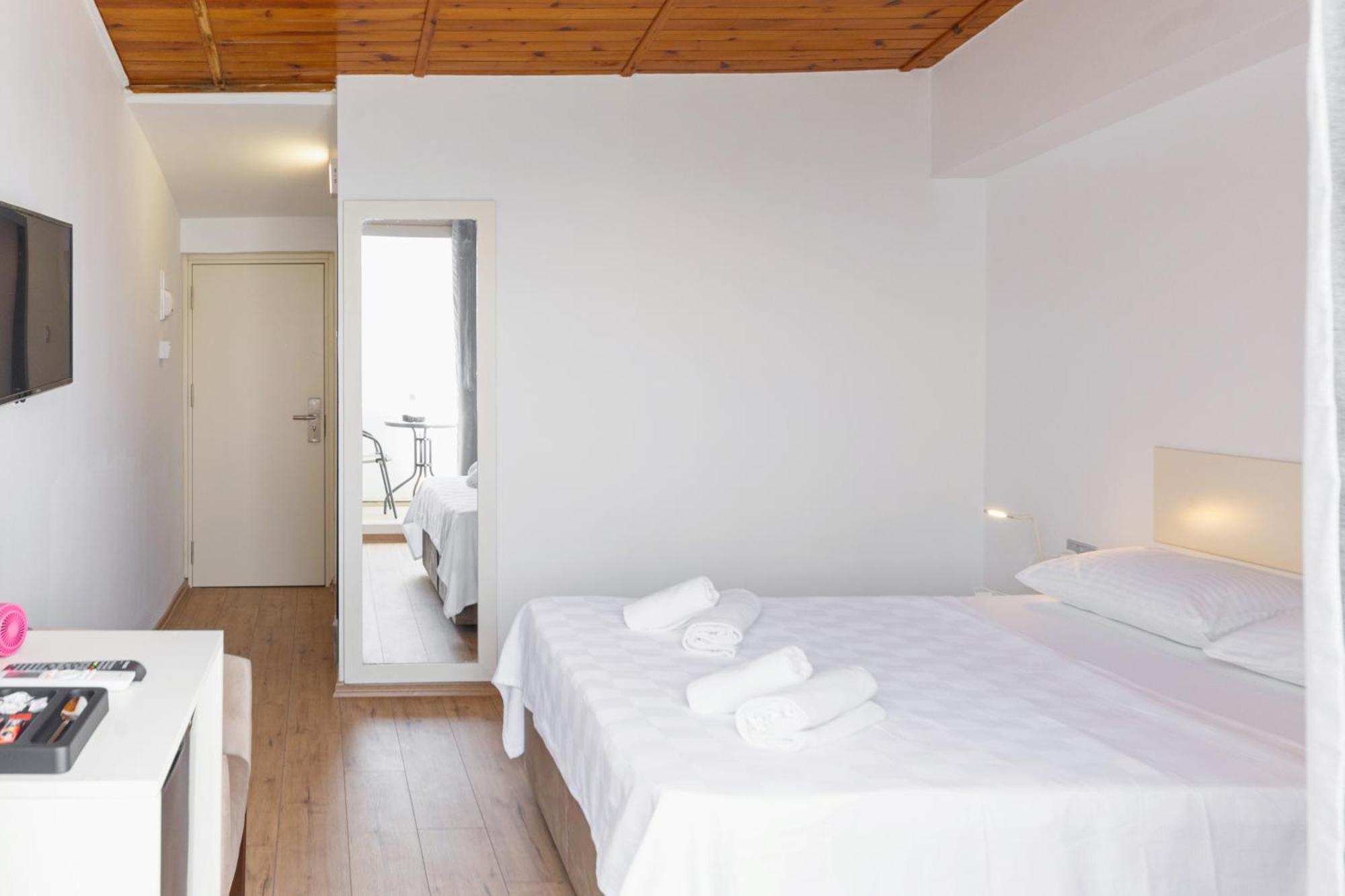 Azure Bay Hotel Ayvaryara Kültér fotó