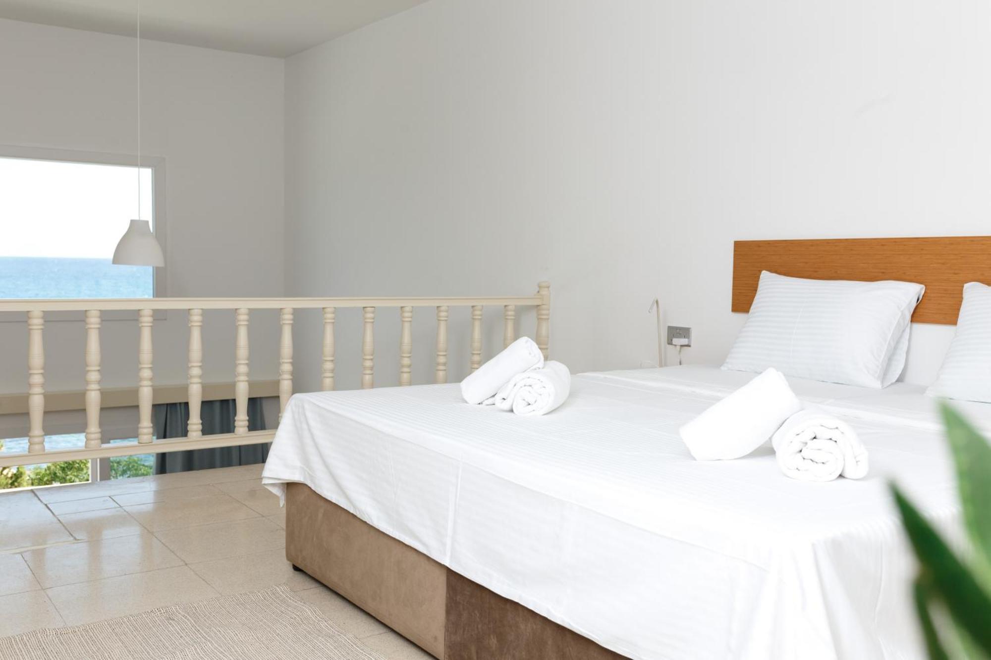 Azure Bay Hotel Ayvaryara Kültér fotó