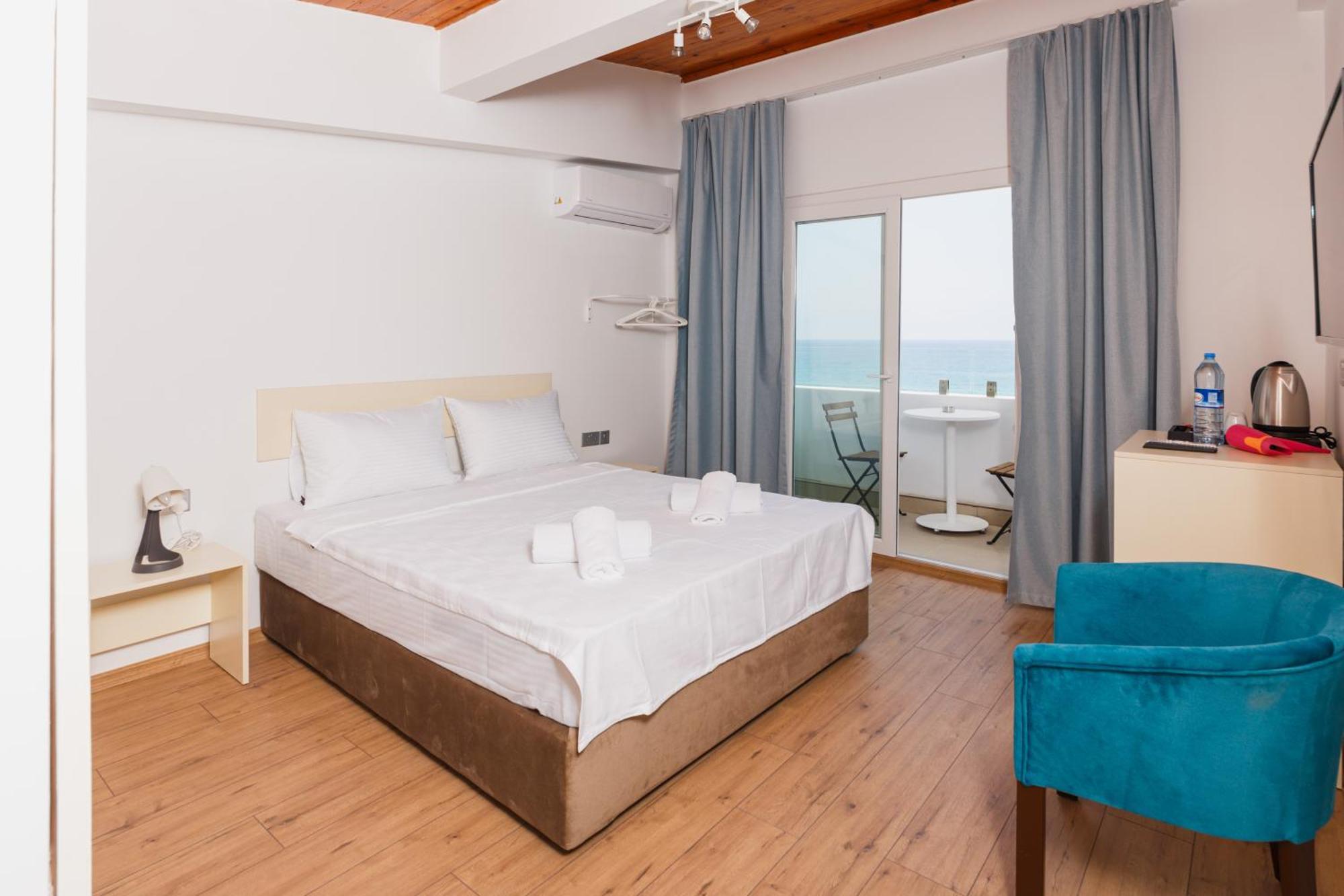 Azure Bay Hotel Ayvaryara Kültér fotó