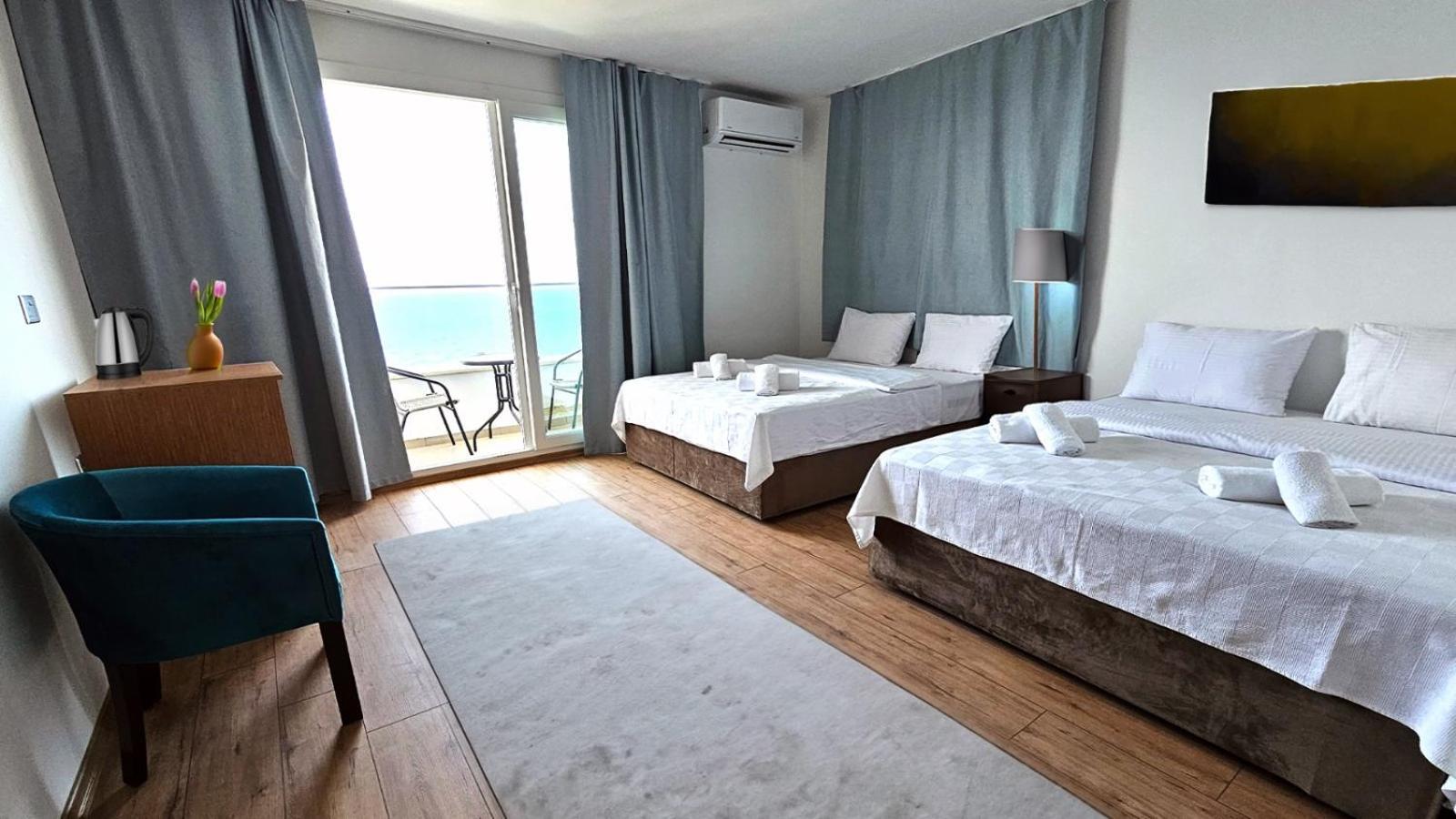 Azure Bay Hotel Ayvaryara Kültér fotó