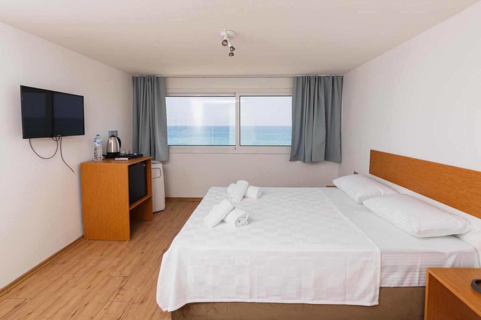 Azure Bay Hotel Ayvaryara Kültér fotó