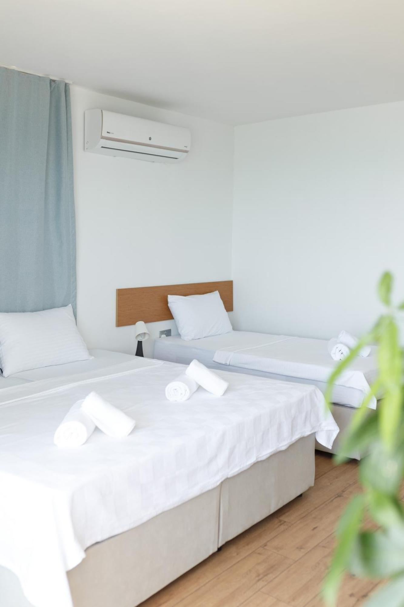 Azure Bay Hotel Ayvaryara Kültér fotó